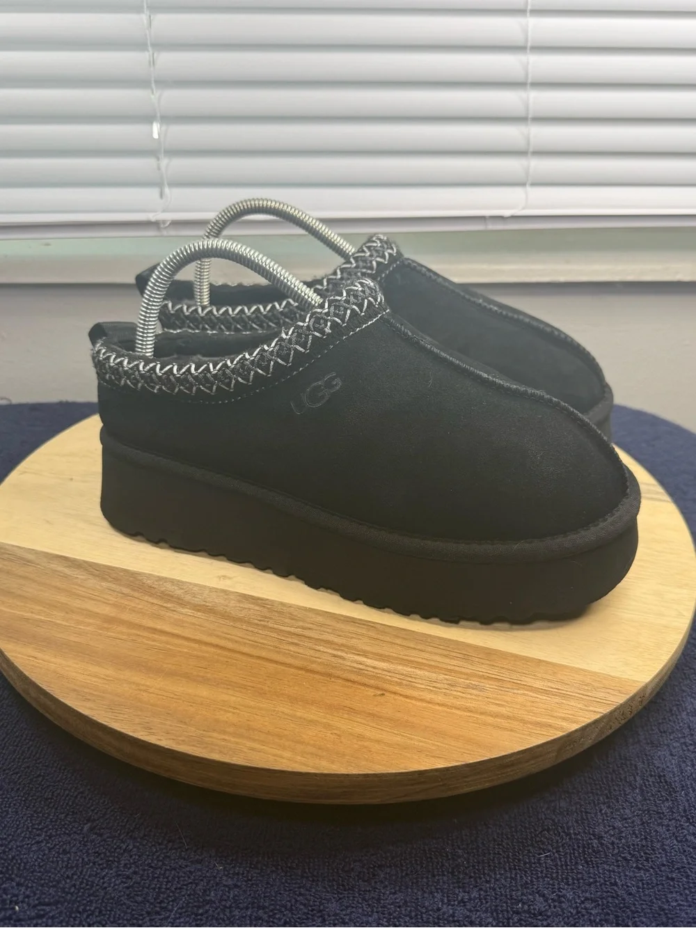 UGG Tasmen Slipper (Men’s 8)